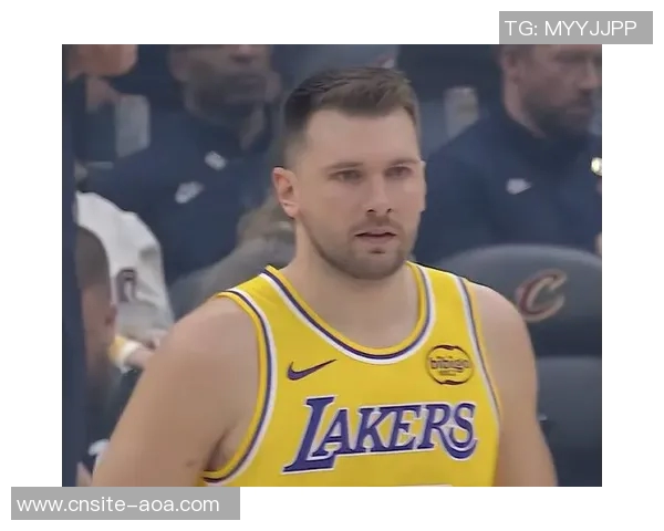 东契奇疲惫示意詹姆斯单打老詹杀死比赛后深情回应我懂你